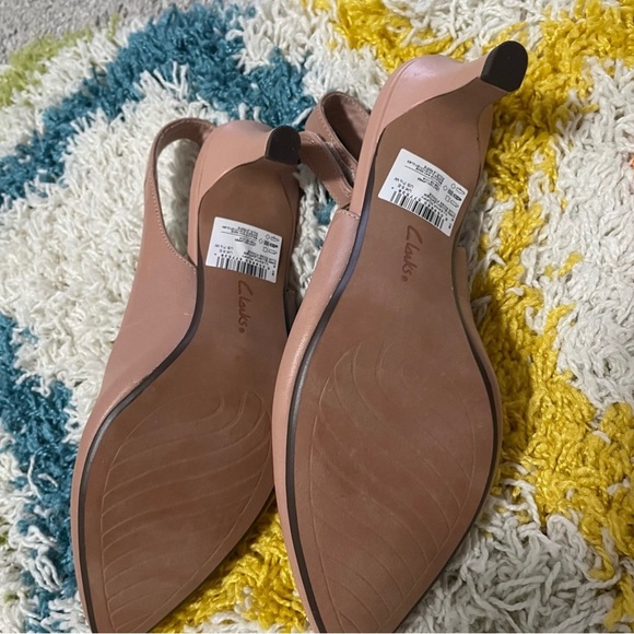 Clarks - Picture 3 of 3